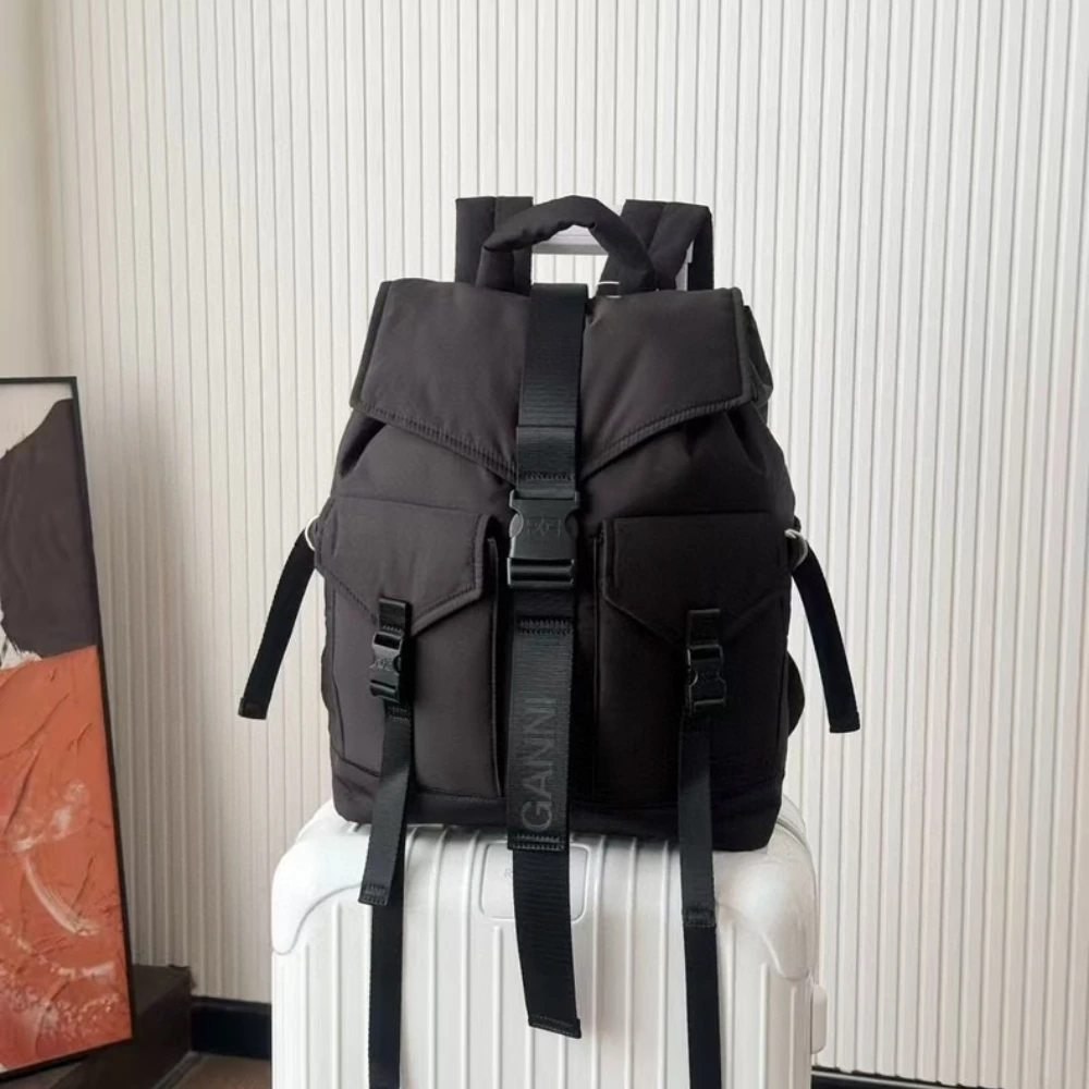 Luxury Re-Tech Backpack Women  - đánh giá và giá Canvas Backpack Casual